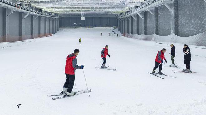 2小时滑雪仅需99元！重庆仙女KK体育山冰雪城即将开门迎客(图3)