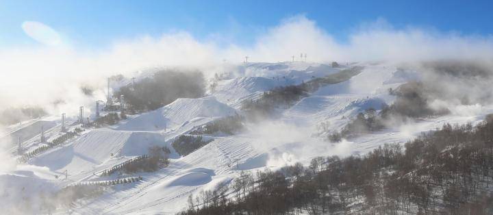 KK体育冬奥项目丨单板滑雪：让你心跳加快的“雪上冲浪”(图2)