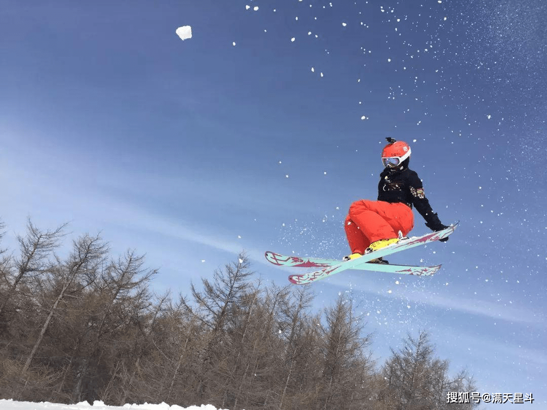 KK体育官网：如果想成为一名正式滑雪指导员必须获得滑雪社会体育指导员证书。(图3)